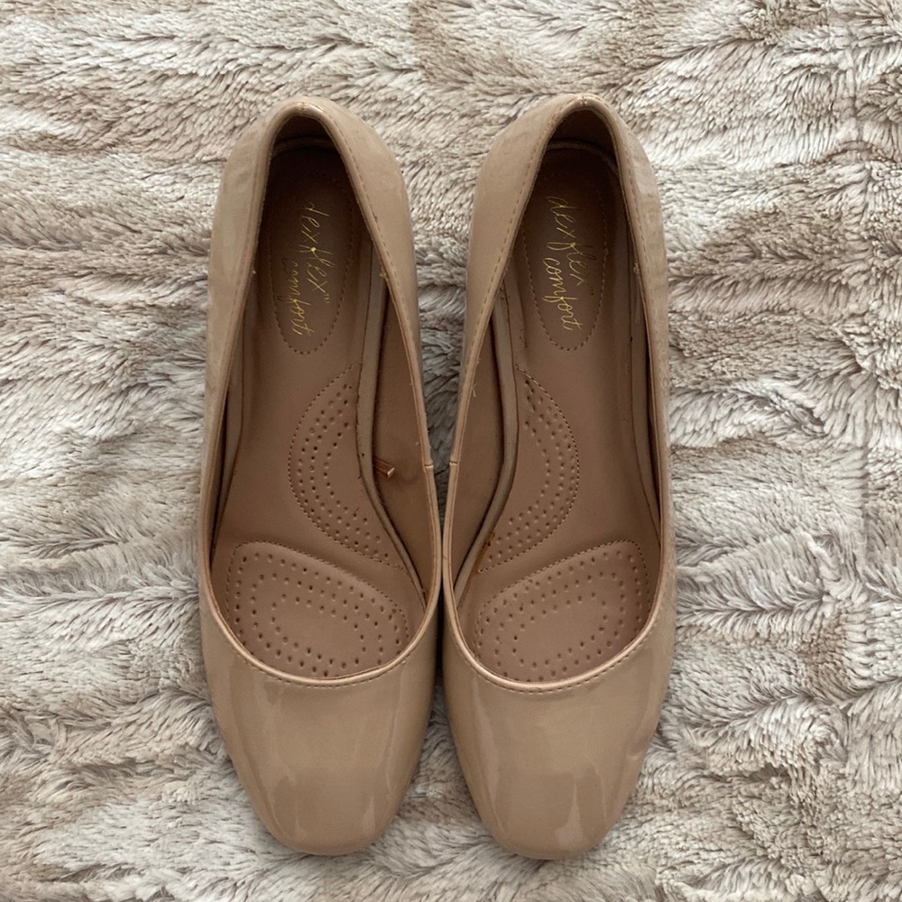 Beige small heeled round toe shoes